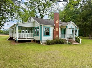 1046 Antioch Cir, Hartford, AL 36344