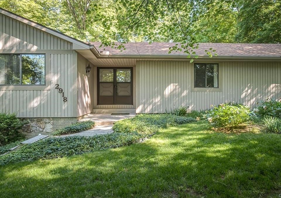 1st image of 2918 Stauffer Dr