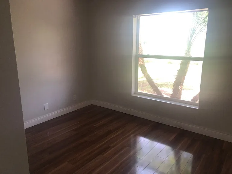 SW Idol Ave — Photo 19