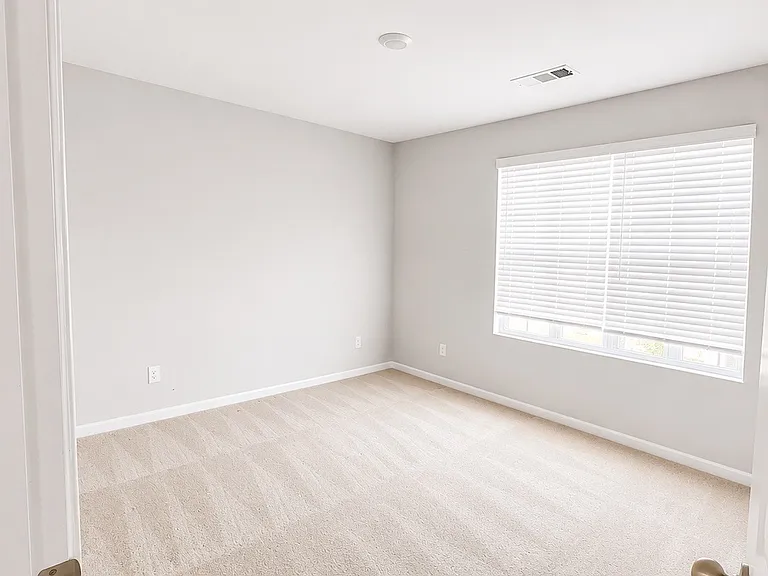 178 Cecil Rd — Photo 10