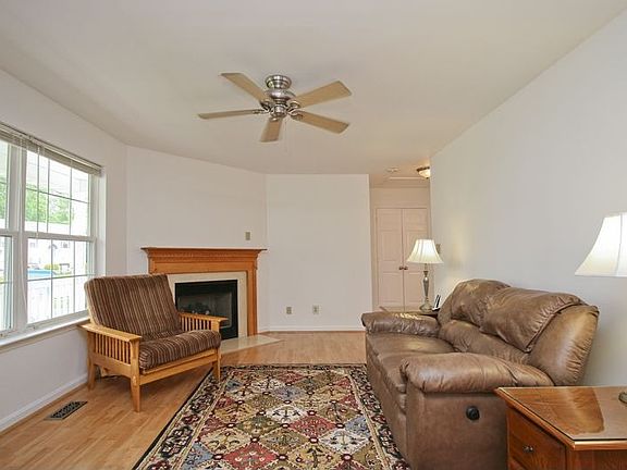 3rd image of 116 Barbara Ann Dr