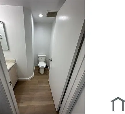 641 E 27th St #105 — Photo 28