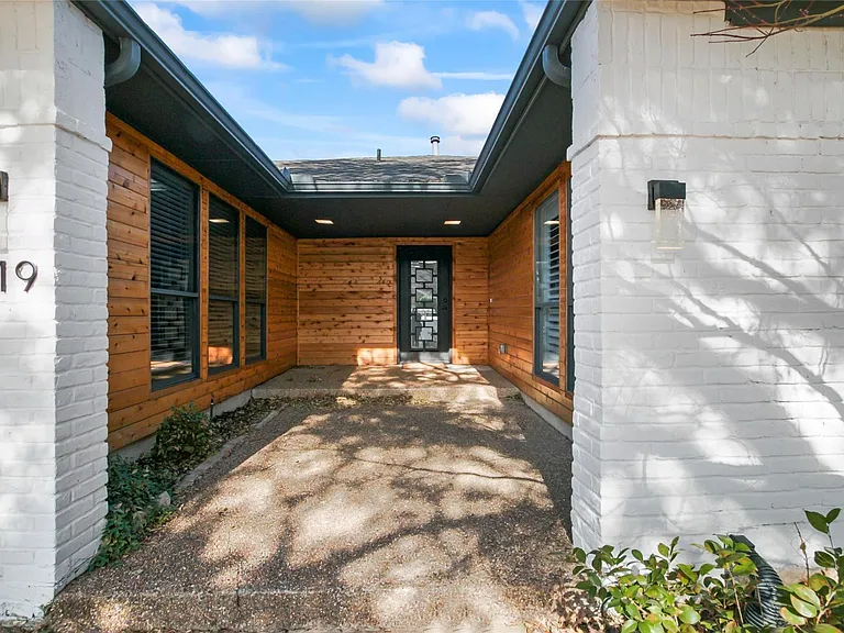 6019 Yellow Rock Trl — Photo 24