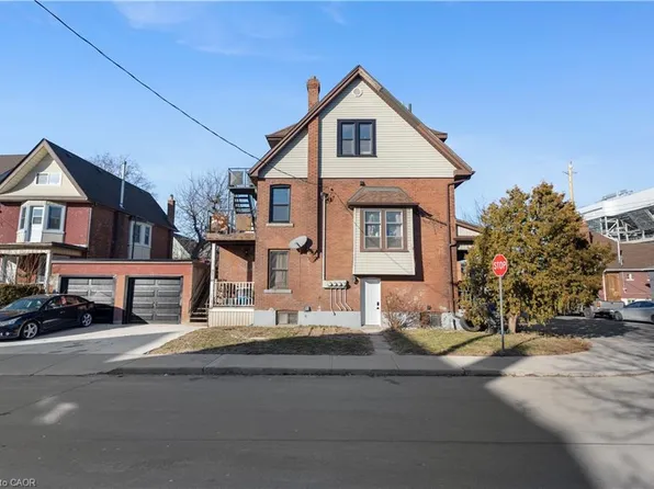 19 Lottridge St, Hamilton, ON L8L 6T7