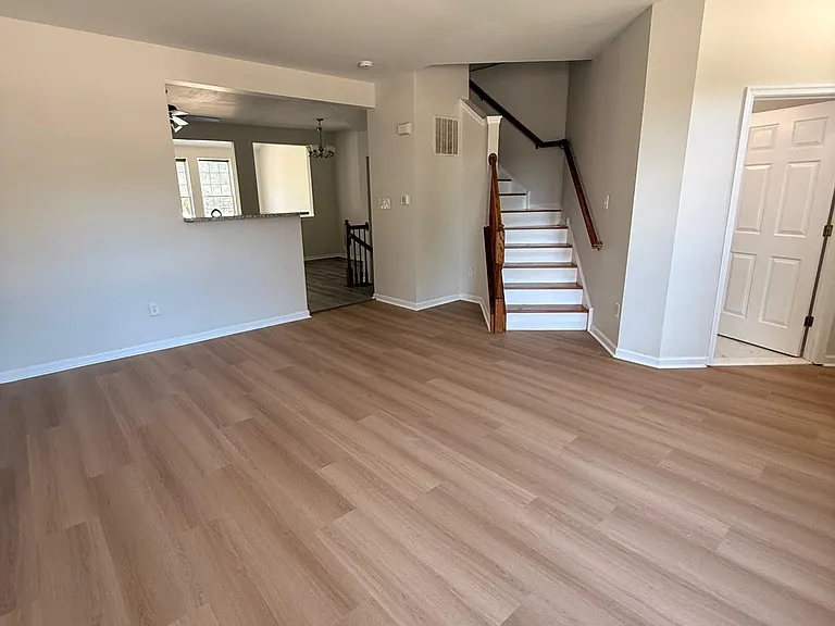18 Bridle Path Ct — Photo 5