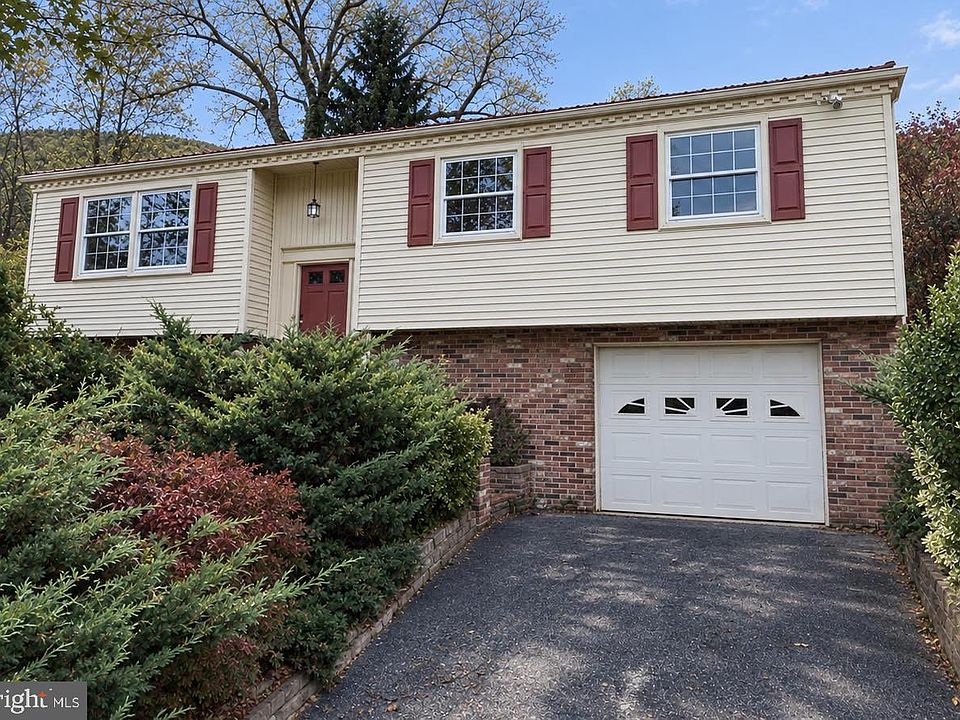 1st image of 13802 Cardinal Dr SE