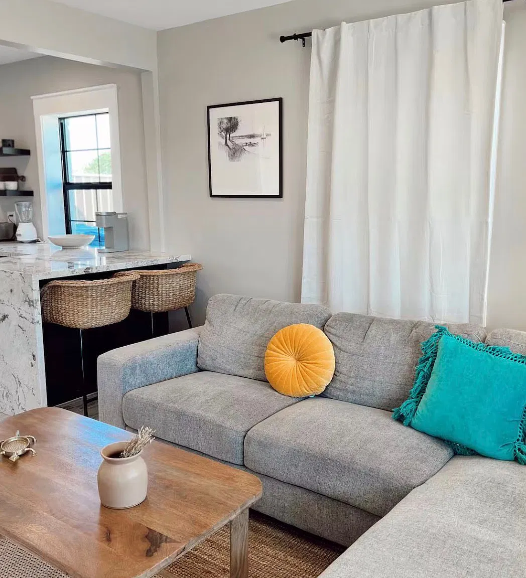 2 bed, 946 sqft, $2,650 — Photo 2