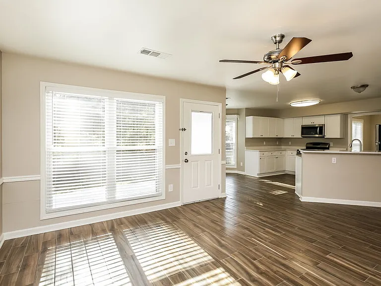 655 Suwanee Lakes Cir — Photo 5