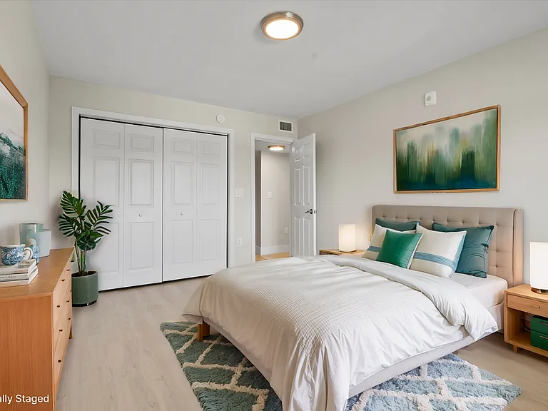 Waterside Apartments — Photo 3