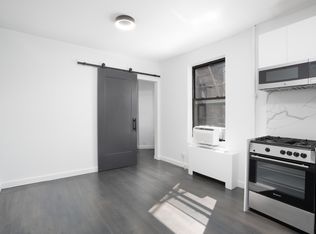 210 W 10th St #1E, New York, NY 10014