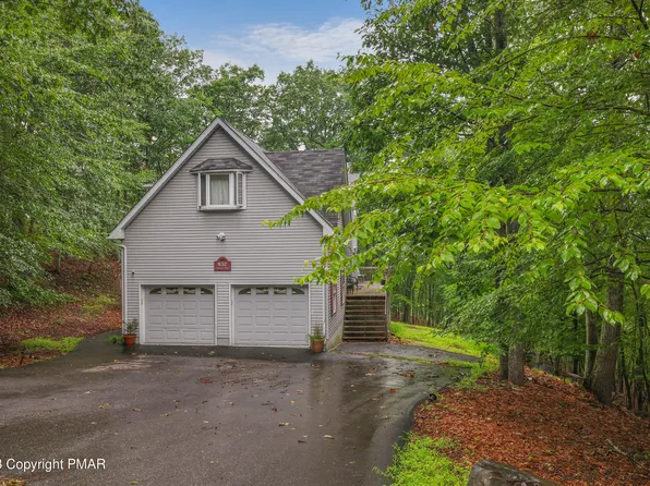 637 Lakeside Dr, East Stroudsburg, PA 18301