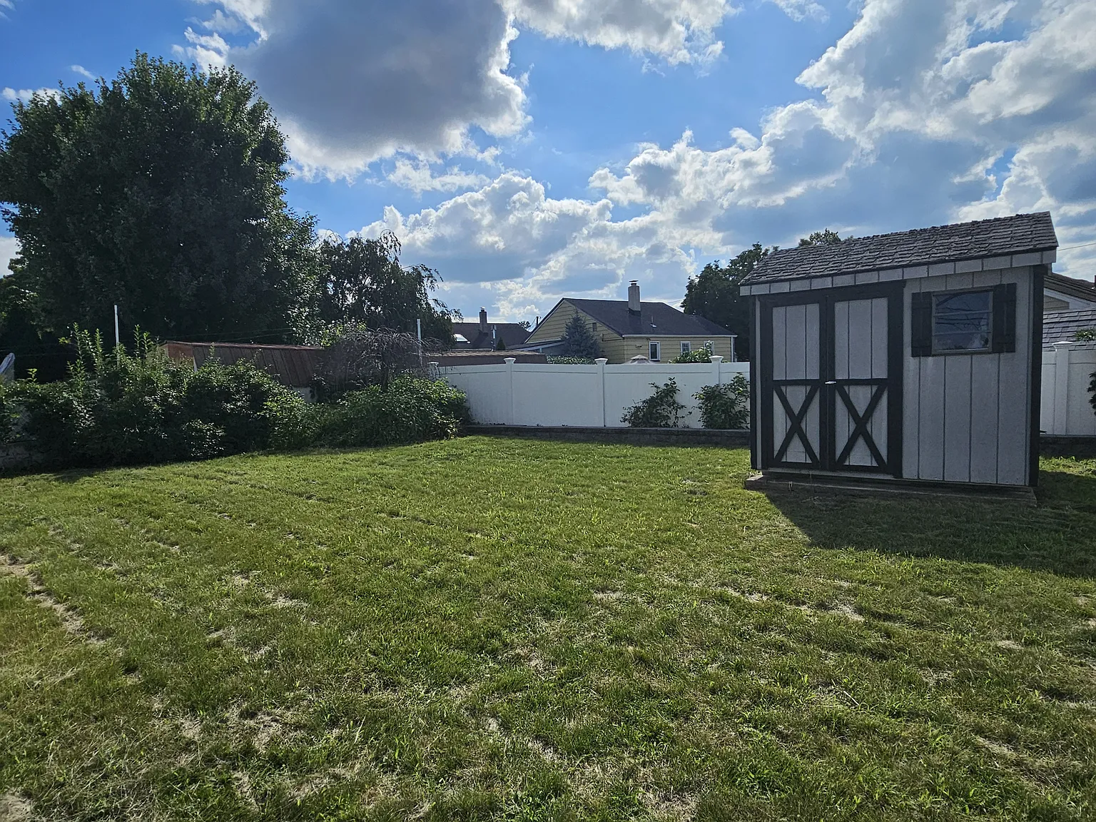 3 bed, 1100 sqft, $3,300 — Photo 4