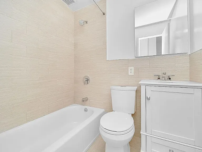 219 E 25th St #4EE — Photo 6