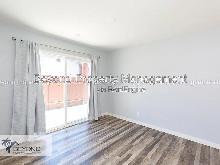 5313 Vickie Dr — Photo 8