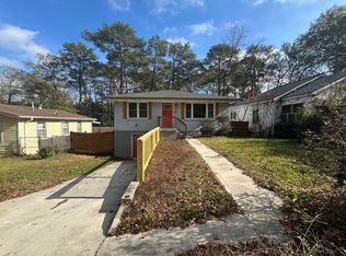 569 Woods Dr NW, Atlanta, GA 30318