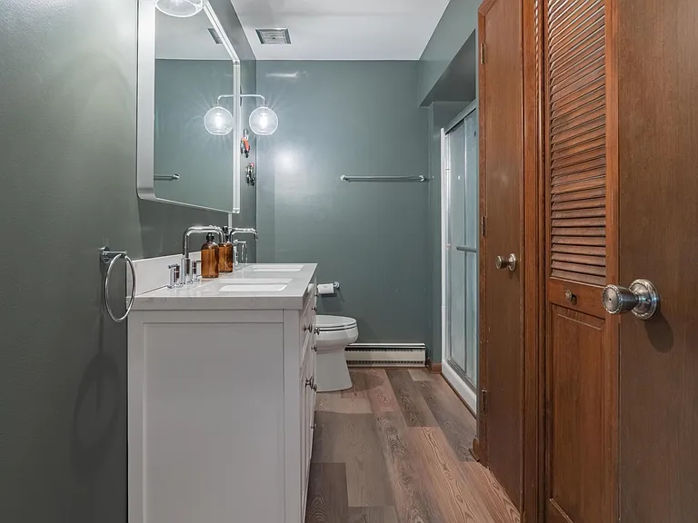 715 Leeson Ave — Photo 12