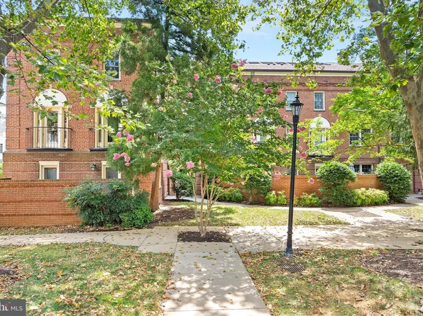 1111 N Pitt St APT 2B, Alexandria, VA 22314