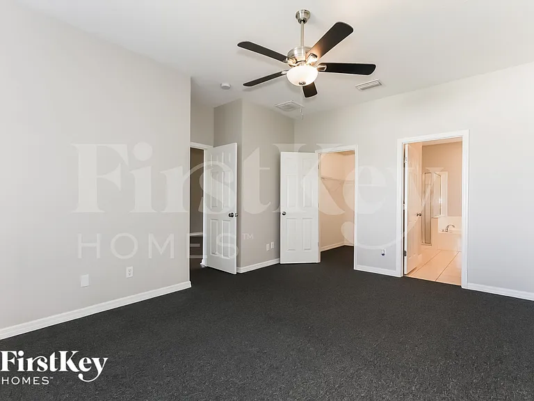 1427 Main St — Photo 12