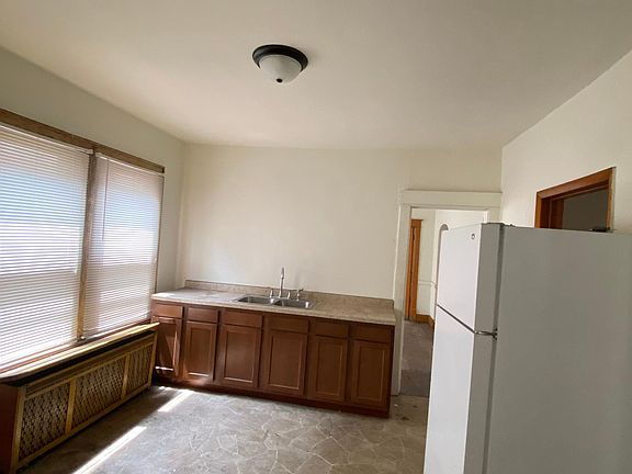 4th image of 3734 Parrish Ave