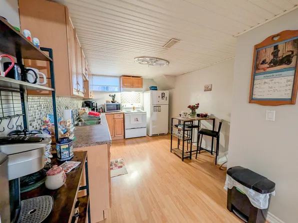 85 Mildred Ave #2, Saint Catharines, ON L2R 6J4