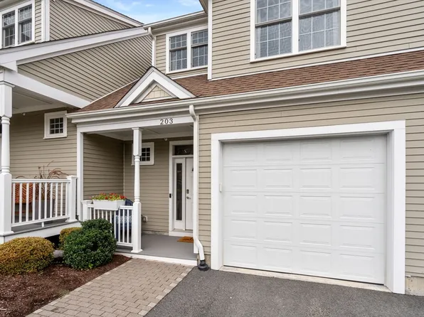 70 Endicott St APT 203, Norwood, MA 02062