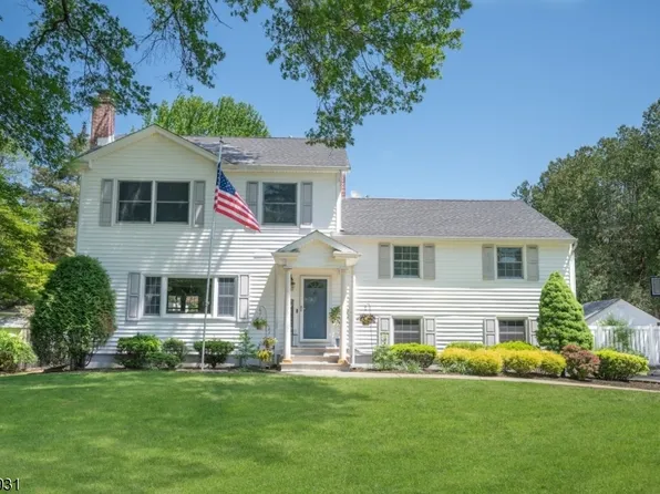 100 W End Ave, Pequannock Twp., NJ 07444