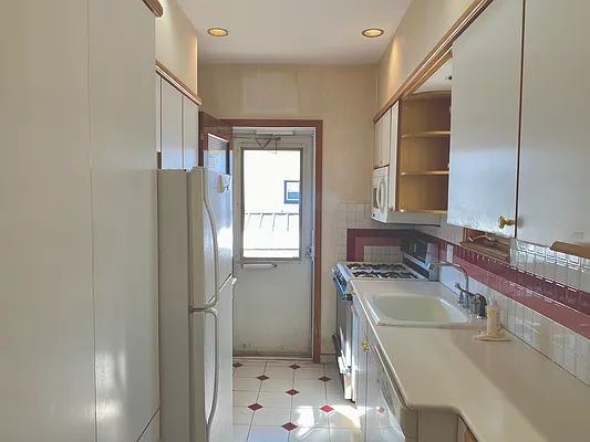 Sold by Remax Edge | media 3