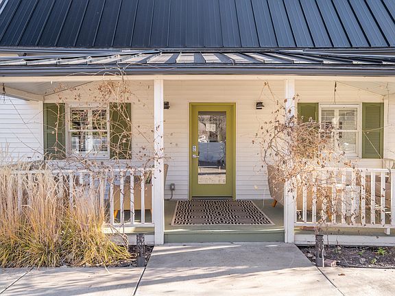 3rd image of 225 E Main St