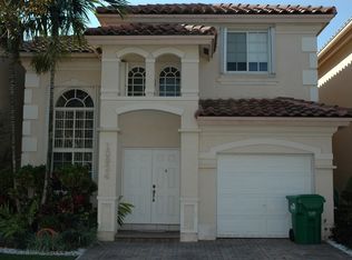10924 NW 69th St, Doral, FL 33178