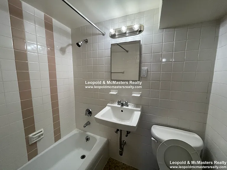 North Beacon St Brighton Apartments — Photo 19