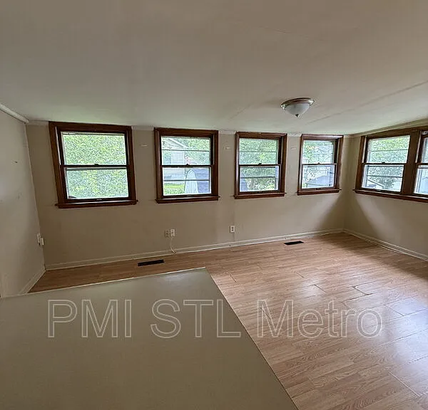 1246 Darr Dr — Photo 5