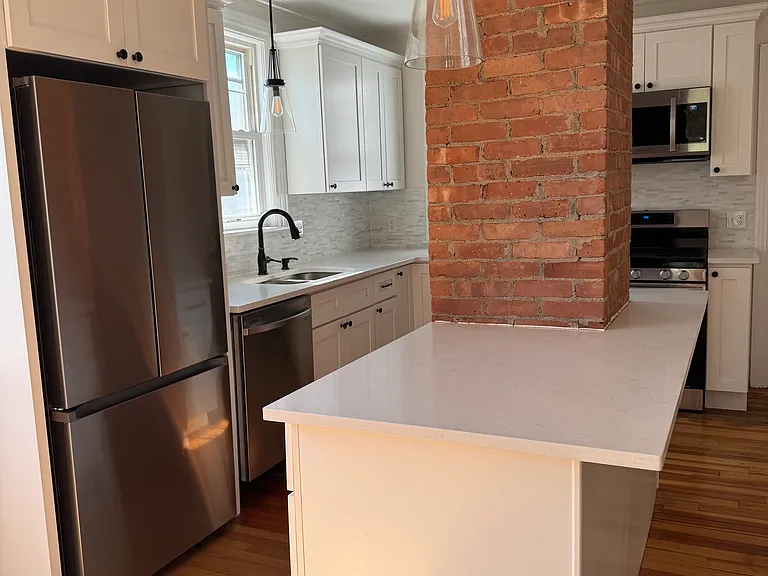 21 Nisbet St #2 — Photo 5