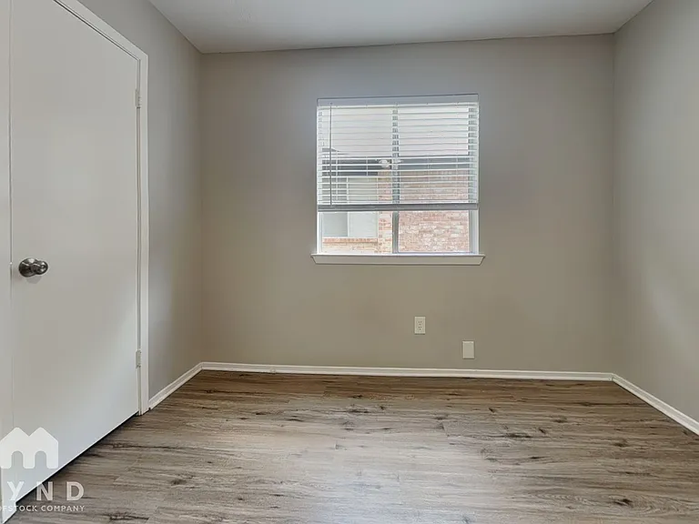 3218 Sedgeborough Cir — Photo 16