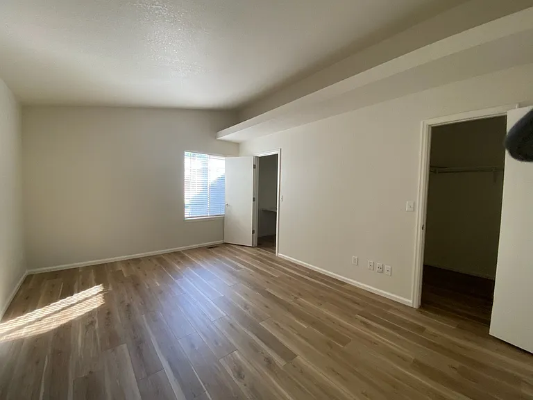 1804 Clark Dr — Photo 4
