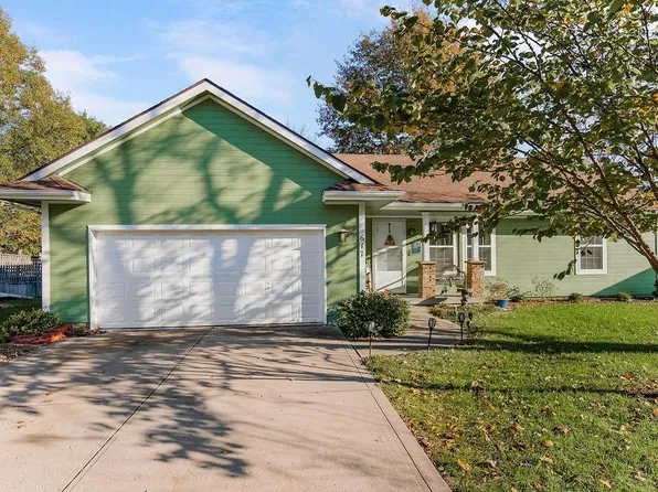 617 Woodson St, Kearney, MO 64060