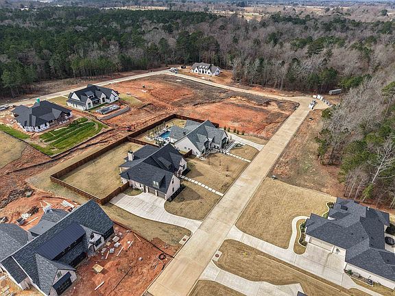 4th image of 205 Shortleaf Ln