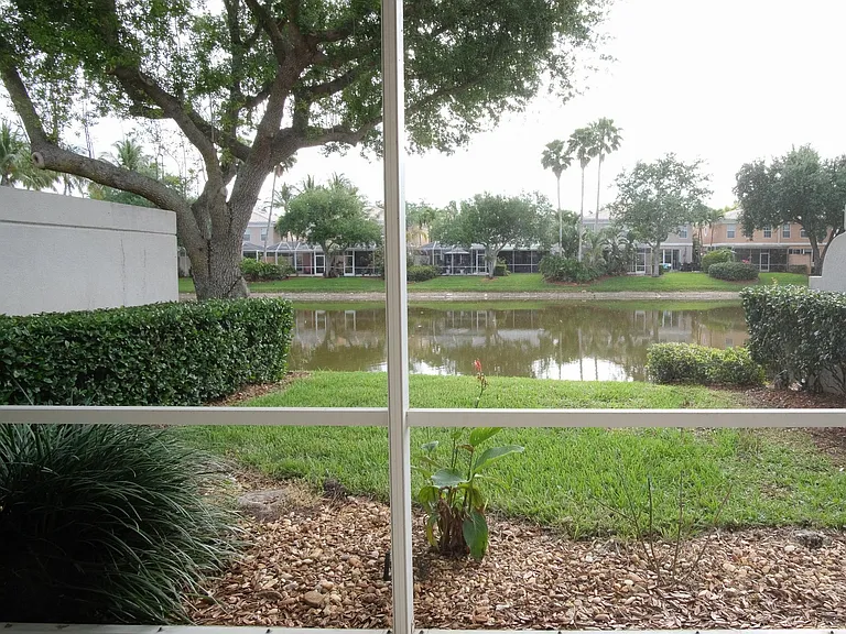 5657 Cove Cir — Photo 12