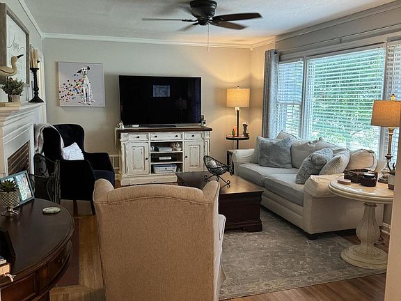 4th image of 214 Crestwood Drive