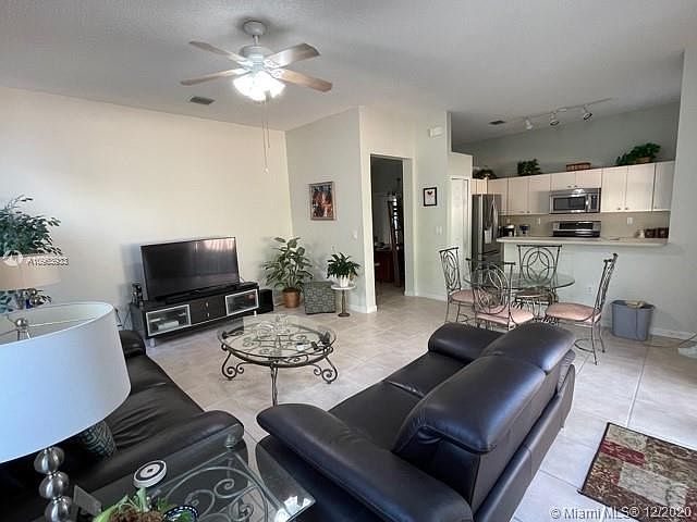 2nd image of 14321 N Royal Cove Cir
