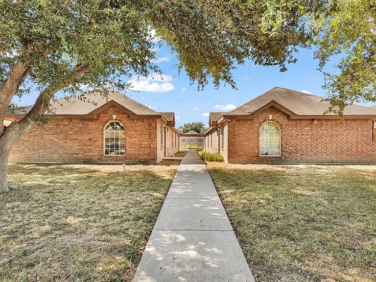 1810 Agua Fina Ave — Photo 2