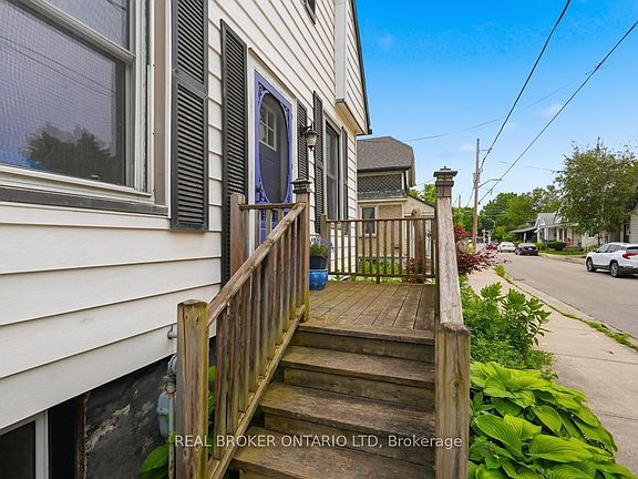 3rd image of 18 Mount Pleasant Ave