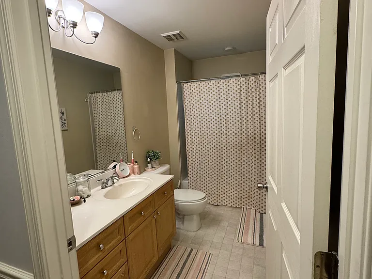7404 Silent Willow Ct — Photo 32