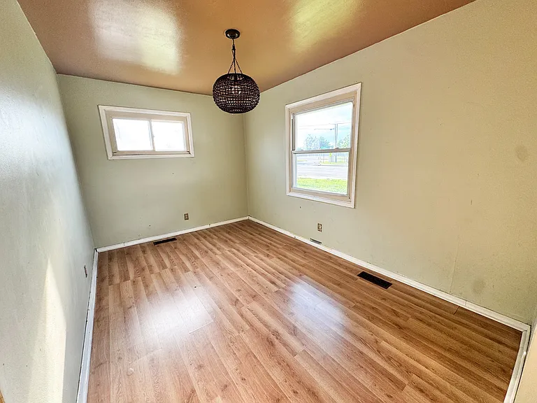 3607 Covert Ave — Photo 7