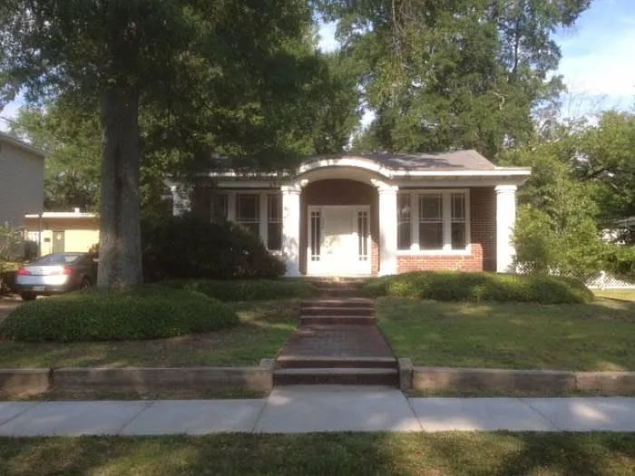 209 S Bonner St — Photo 2