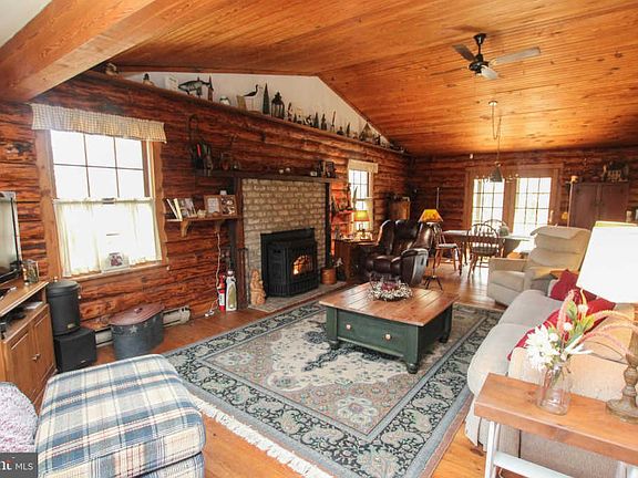 3rd image of 6223 Newton Way