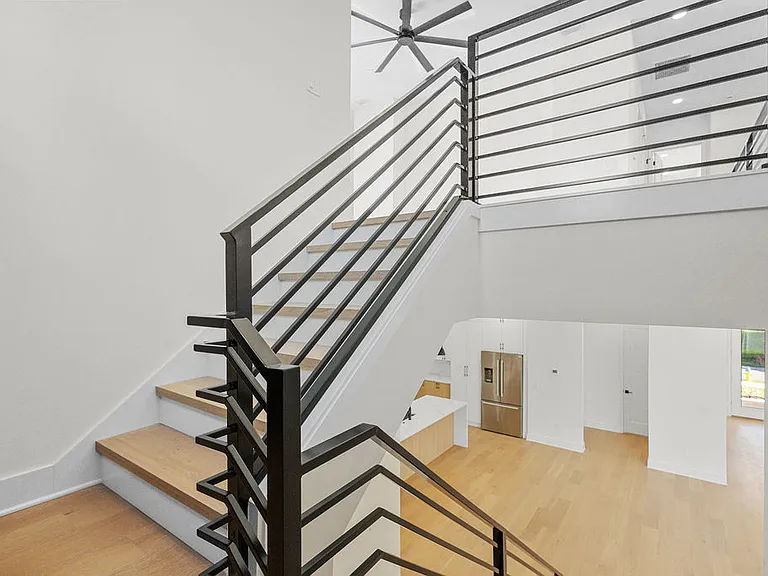 3202 W La Salle St — Photo 42