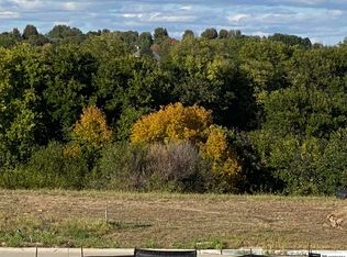 17536 Greenleaf St, Omaha, NE 68136