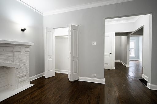 4th image of 1112 W Glenlake Ave #1
