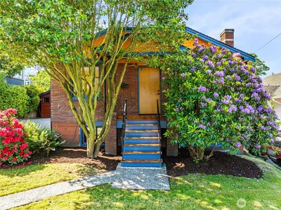 327 NW 52nd Street, Seattle, WA, 98107