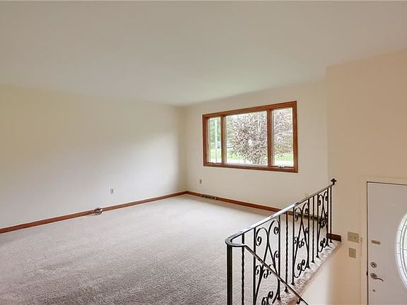 5th image of 306 Vandivort Dr